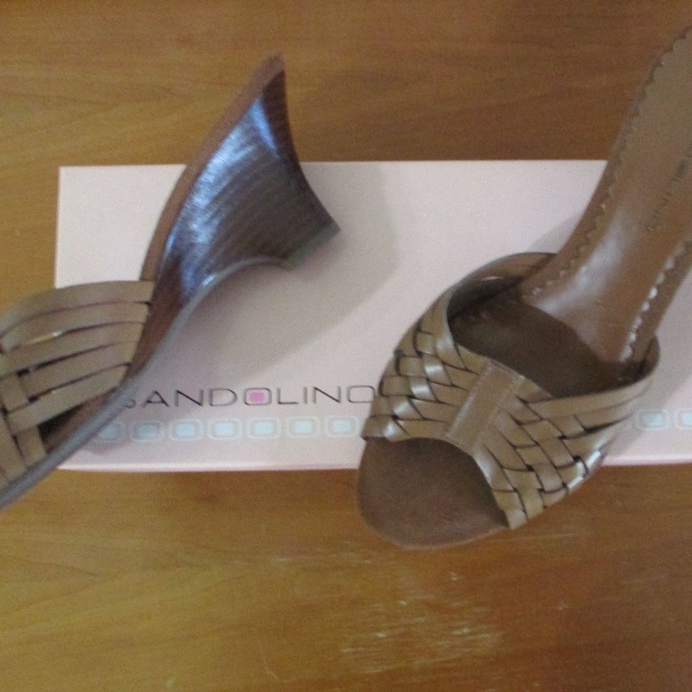 Bandolino Brown 2 1/5 inch slip on sandals 7 1/2M